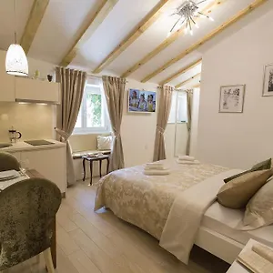 Summer Dream Studio Split